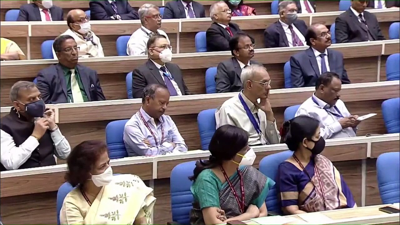पीएम मोदी ने किया ज़ोरदार धमाका - वित्त मंत्रालय और कॉर्पोरेट मामलों के मंत्रालय में