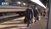 Los ucranianos siguen huyendo de la ocupación rusa y encuentran refugio en Kiev