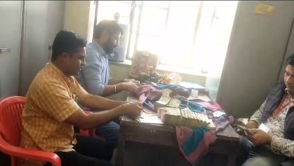 आबकारी की टीम ने ट्रक से जब्त किए 17.73 लाख रुपए