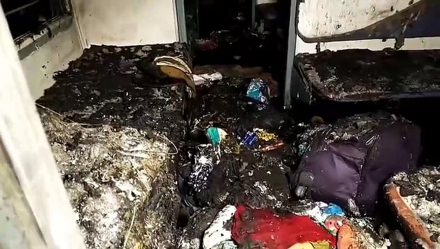Video: दरभंगा क्लोन एक्स्प्रेस के अंदर का वीडियो आया सामने, जूते-चप्पल, बैग जलकर हुए राख, मंजर देखकर कांप जाएगी आपकी रूह