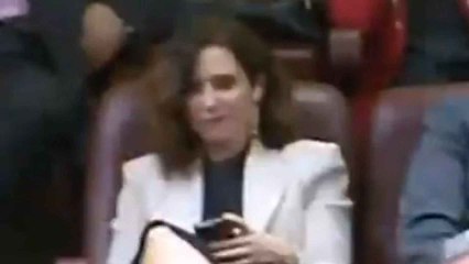 El momento en el que Ayuso insulta a Pedro Sánchez.