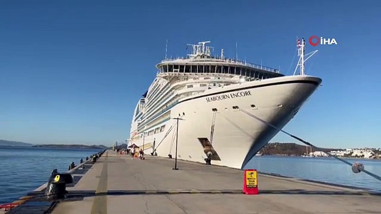 Bodrum'a 2023 turizm sezonunun son yolcu gemisi geldi