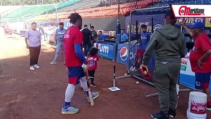 LVBP: Ronald Acuña Jr. entrena junto a su hijo