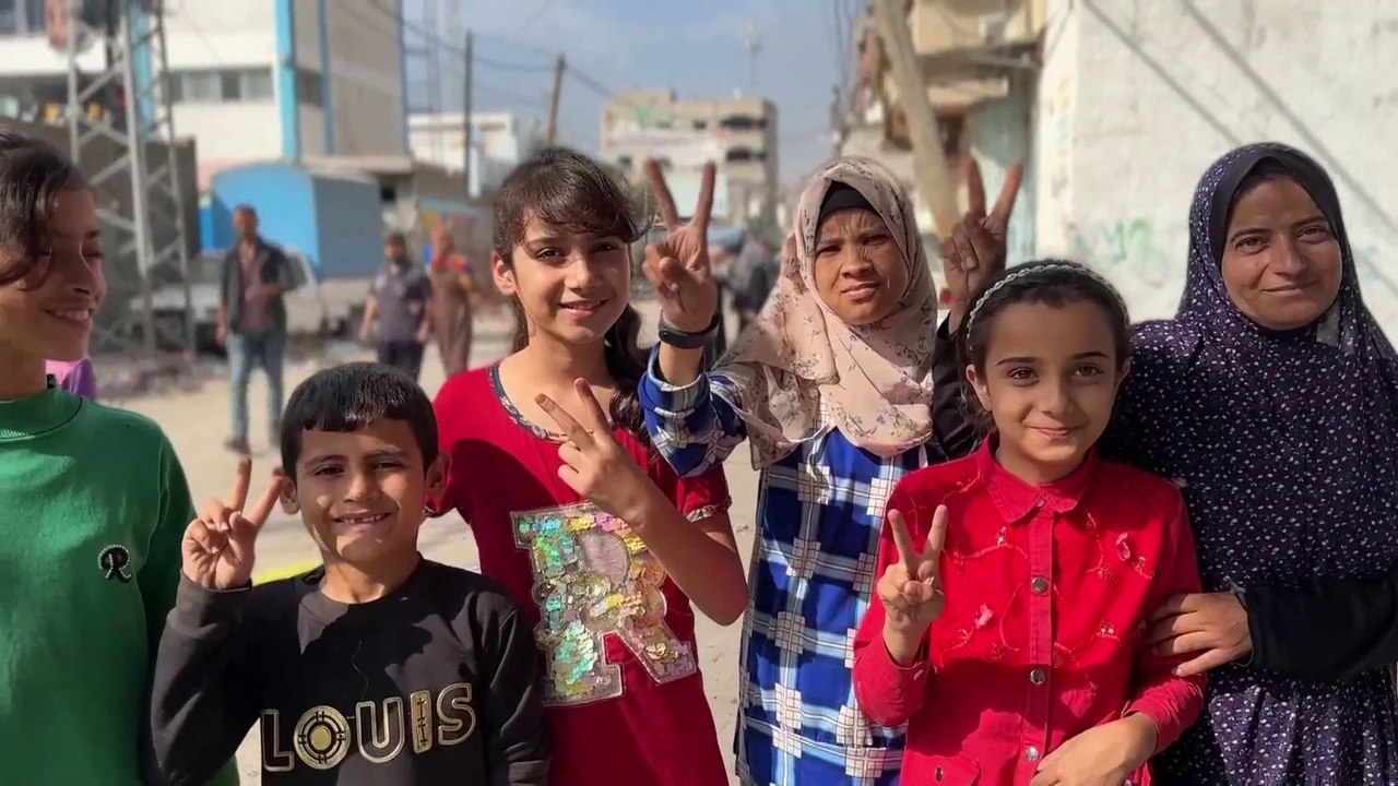عشرات الآلاف من الفلسطينيين في شمال غزة يرفضون النزوح رغم الدمار