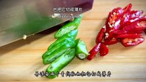 Chinese cuisine recipe, the chef teaches you how to make okra egg cake,which is tender and delicious