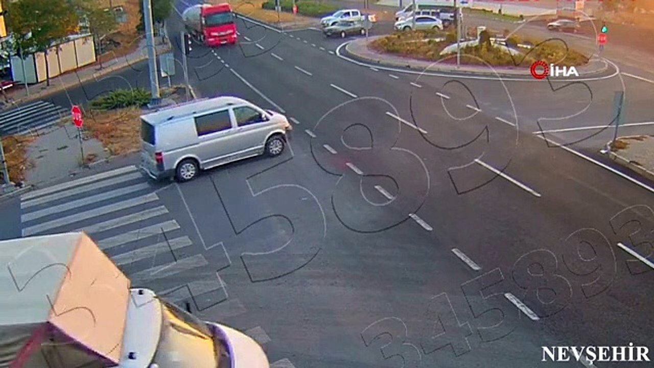 Nevşehir'de meydana gelen trafik kazaları KGYS kameralarına yansıdı