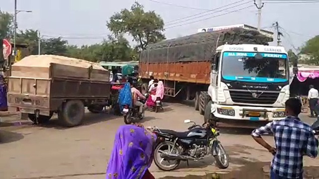 एनएच-23 मेगा हाइवे पर बार-बार लगता जाम, बढ रही राहगीरों की मुसीबत
