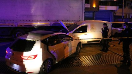 İzmir'de çalmaya çalıştığı motosikletlerin sahiplerinden birinin silahla vurduğu kişi öldü