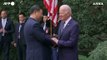 Stretta di mano Biden-Xi, primo incontro dopo un anno