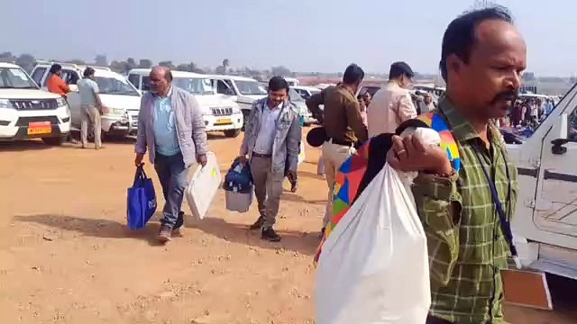 एमपी इलेक्शन 2023 : मतदान कराने बूथों के लिए मतदान कर्मचारी हुए रवाना