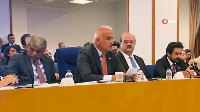 Bakan Ersoy'dan Tamer Karadağlı yorumu: 'Çok başarılı oyuncu'