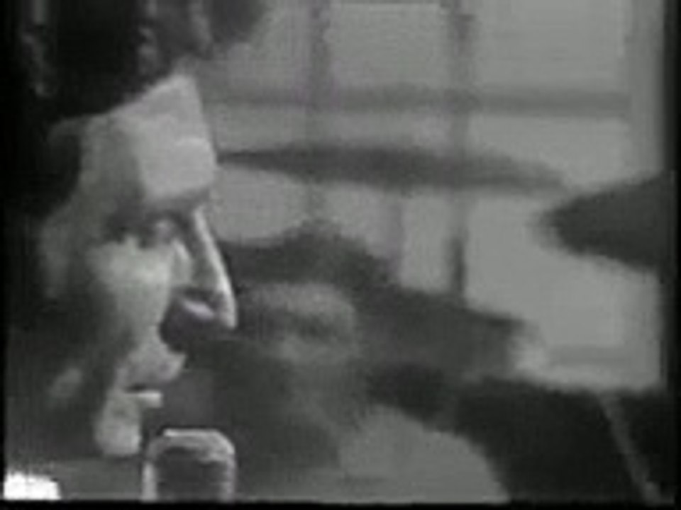 Gilbert Bécaud - De Gaulle Et tu le regretteras