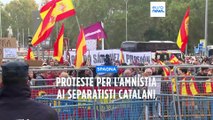 Madrid, proteste e scontri contro l'amnistia alla vigilia del voto di fiducia a Sánchez