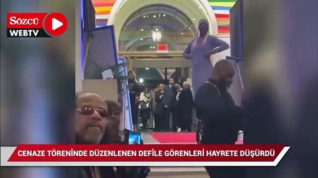 Cenaze töreninde düzenlenen defile görenleri hayrete düşürdü