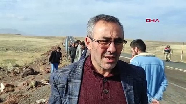 Un minibus de tournée heurte un troupeau de moutons à Kars : 25 moutons tués