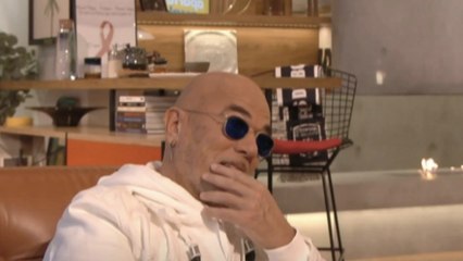 "Il a bien compris que j’étais sauvage" : Pascal Obispo se livre sur sa relation particulière avec Johnny Hallyday