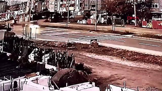 Le conducteur de la moto qui a percuté le camion au passage piéton a été grièvement blessé