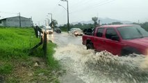 Temporal alaga ruas e causa transtornos no trânsito da Grande Florianópolis