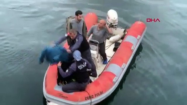 Rize'de Denizde Mahsur Kalan Çocuk Deniz Polisi Tarafından Kurtarıldı
