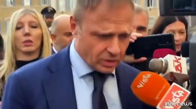 Scontro su Ddl carne sintetica, Lollobrigida: violenza deve esser lontana