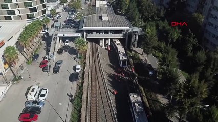 İzmir'de Metro Raydan Çıktı: 3 Kişi Yaralandı
