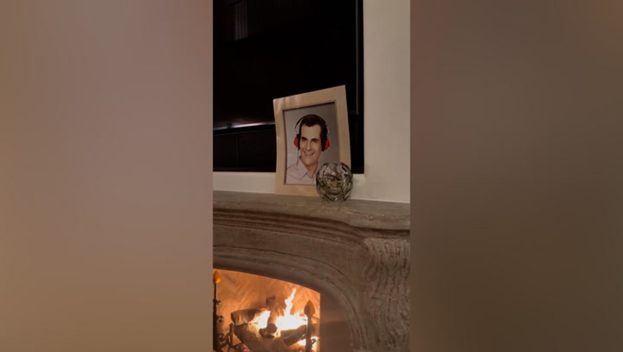 Modern Family cast reunites as fans notice star actor missing