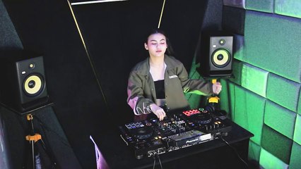 FESTIVAL MUSIC MELBOURNE DJ BABY CHIA _ BREAKBEAT HALU _ Feat Armin Van buuren