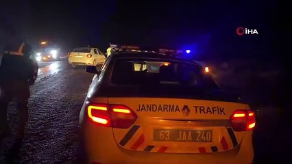 Şanlıurfa'da kaza sonucu 2 otomobil alev topuna döndü, 1 kişi yaralandı