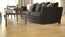 The Pros and Cons of Vinyl Plank Flooring—an Affordable Alternative to Hardwood