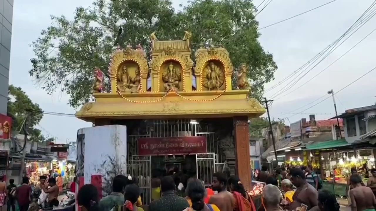 சரணம் ஐயப்பா கோஷம் முழங்க பரவசத்துடன் மாலை அணிந்து கொண்ட பக்தர்கள்