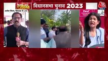 BJP workers stops Kamalnath's son outside the polling booth