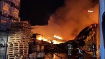 Grand incendie dans un entrepôt de produits chimiques à Esenyurt
