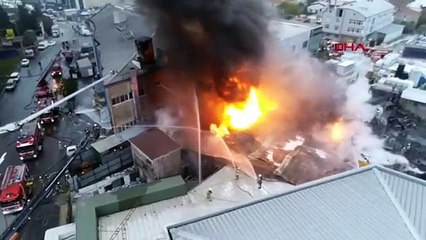 Esenyurt'ta Kimyasal Madde Deposunda Yangın