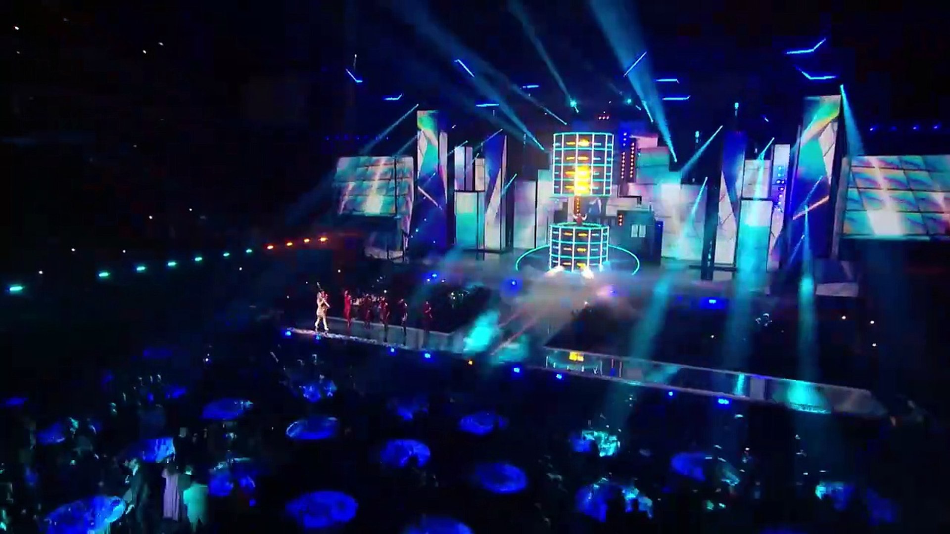 David Guetta : medley de ses tubes aux BRIT Awards 2023 - Vidéo Dailymotion