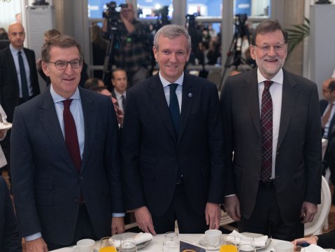 Rajoy reaparece tras la investidura de Sánchez para defender que su gestión unió a los españoles