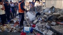 طيران إسرائيل الحربي يقصف منزلا بأحد مخيمات رفح للاجئين