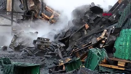 Esenyurt'ta Kimyasal Madde Deposunda Yangın Çıktı