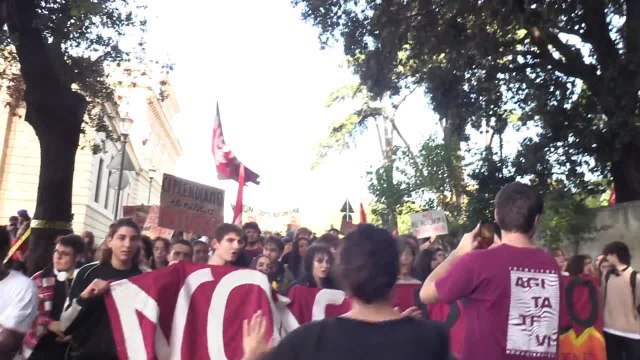 Sciopero, voci del corteo degli studenti e dei lavoratori: Non ci precetterete