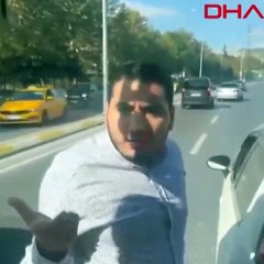 Otobüsün önünü kesen sürücüye, yolculardan tepki: Kapıyı aç dövelim şunu