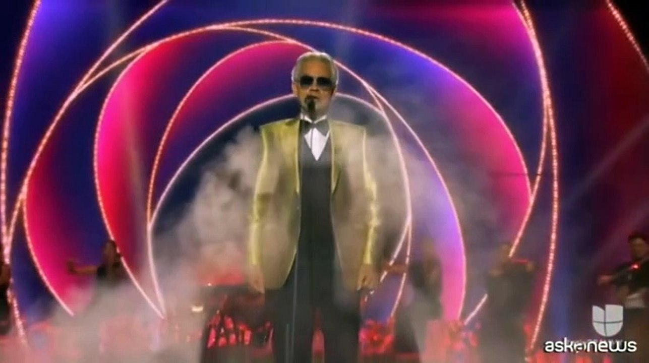 Standing ovation per Andrea Bocelli ai Latin Gr...