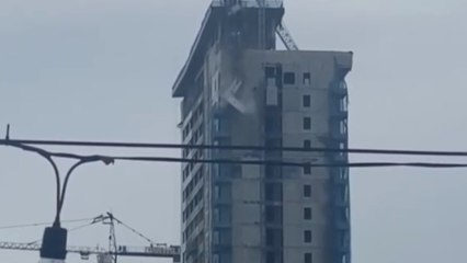 Filipinler'de 6.8 büyüklüğündeki deprem anı kamerada