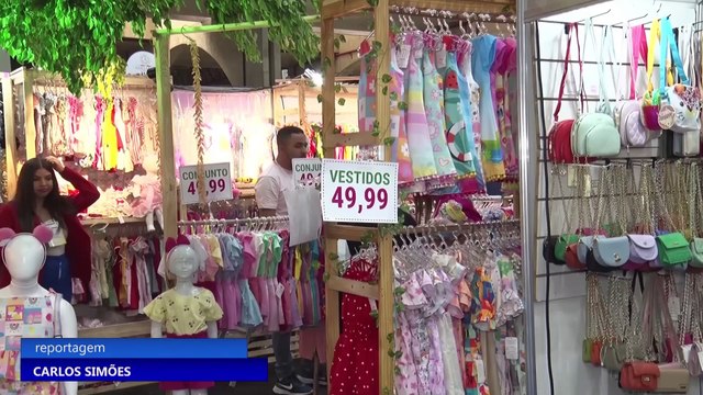 Mega Fashion Outlet reúne mais de 300 marcas e promete descontos de até 70%