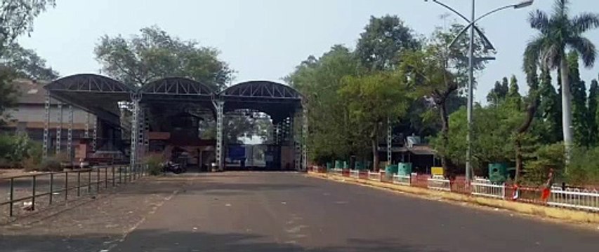 मतदान का उत्साह, कारखाने और प्रतिष्ठान रहे बंद पोलिंग बूथों पर लगीं कर्मचारियों की लंबी कतारें