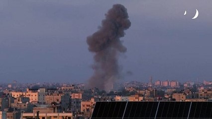 تصاعد أعمدة دخان بعد قصف جوي شمال رفح