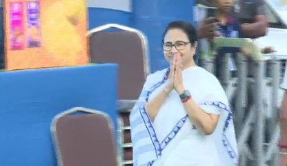 পাঁচিল তুলে, পার্কিং নিয়ে বন্দর কর্তৃপক্ষের জুলুমকে বেআইনি ঘোষণার ব্যবস্থা হচ্ছে: মমতা