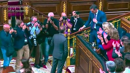 Sánchez jura como presidente del gobierno de España, la oposición sigue movilizada