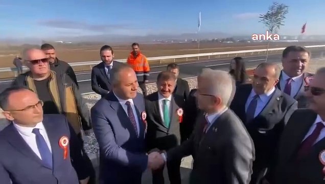 Le ministre des Transports Abdulkadir Uraloğlu améliore le réseau routier turc