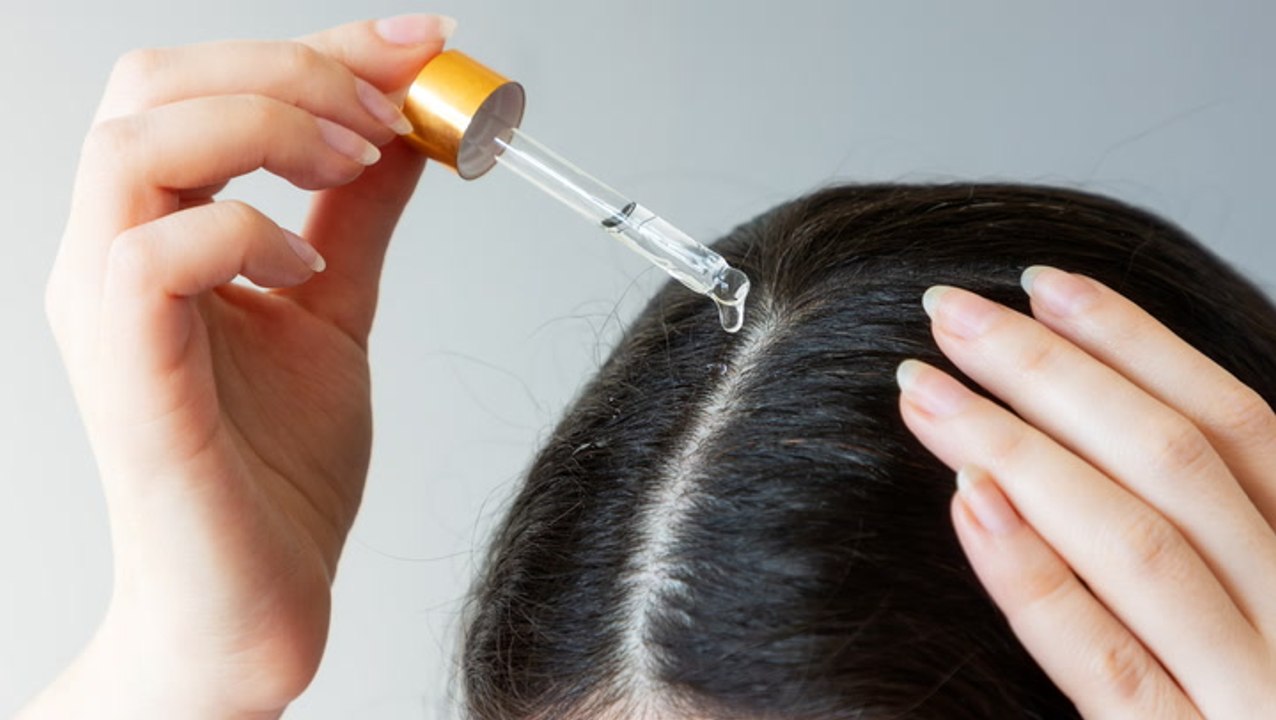 Everything You Should Know About Scalp Oils for a Dry, Itchy Scalp