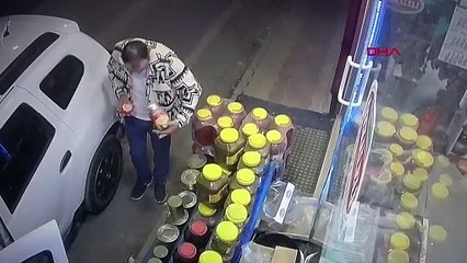 Le client faisant ses achats à Tokat a déposé le montant des produits sur son compte
