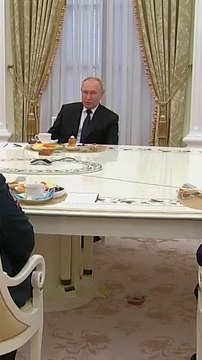 НА ВСТРЕЧУ пришел не тот Путин...